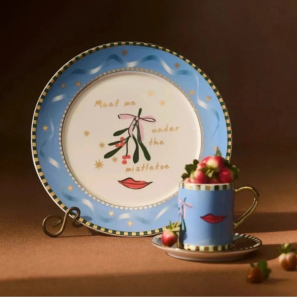 2 NEW ANTHROPOLOGIE CAROLINE HOLIDAY DESSERT PLATES Meet me under the mistletoe